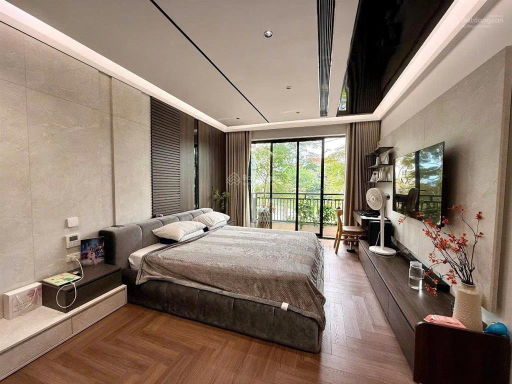 Ngộp bank, giảm 5 tỷ bán nhanh liền kề văn phú, dt 90m5 tầng, thang máyview công viên, chỉ 23 tỷ.