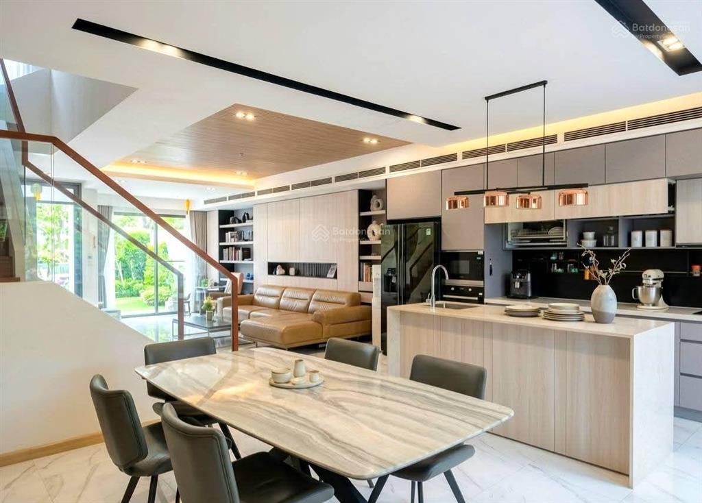 Ngộp bank, giảm 5 tỷ bán nhanh liền kề văn phú, dt 90m5 tầng, thang máyview công viên, chỉ 23 tỷ.