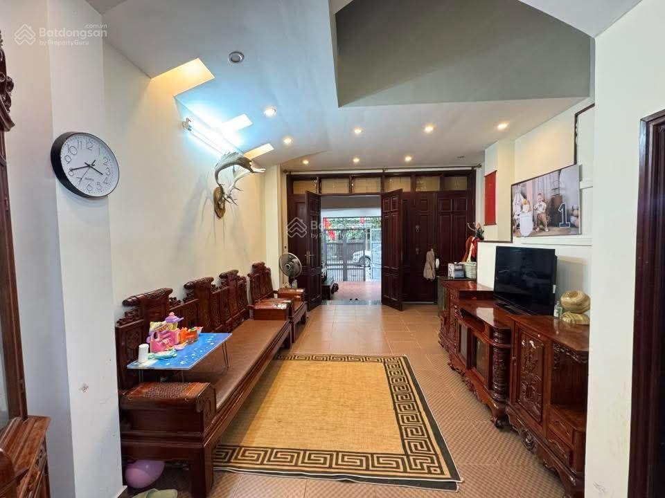 Chính chủ gửi bán gấp nhà đường ngô thì nhậm  nhà dân xây  ô chờ thang máy, 5 tầng, nhỉnh 15 tỷ