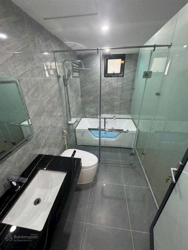 Chính chủ gửi bán nhà phân lô vạn phúc, dt 50m2  7t, thang máy, tặng full nội thất xịn, nhỉnh 21tỷ
