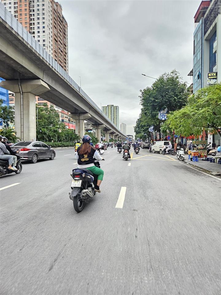 Hiếm!!! liền kề dt 60m  4 tầng  trục chính kinh doanh, chỉ nhỉnh 15 tỷ.
