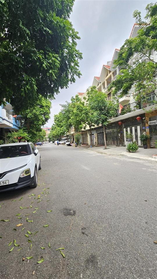 Hiếm! liền kề ngay ngô thì nhậm, dt 60m  4 tầng  trục chính kinh doanh, chỉ nhỉnh 14 tỷ