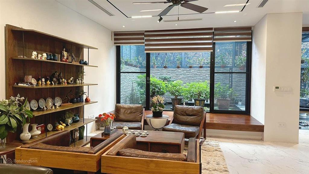 Bán gấp biệt thự view hồ, dt 260m  4 tầng, 2 thoáng, nhỉnh 6x tỷ