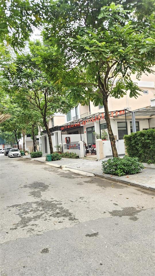 Chỉ hơn 20 tỷ, chủ gửi bán gấp biệt thự an phú, dt 170m  4 tầng, ngay gần aeon mall hà đông