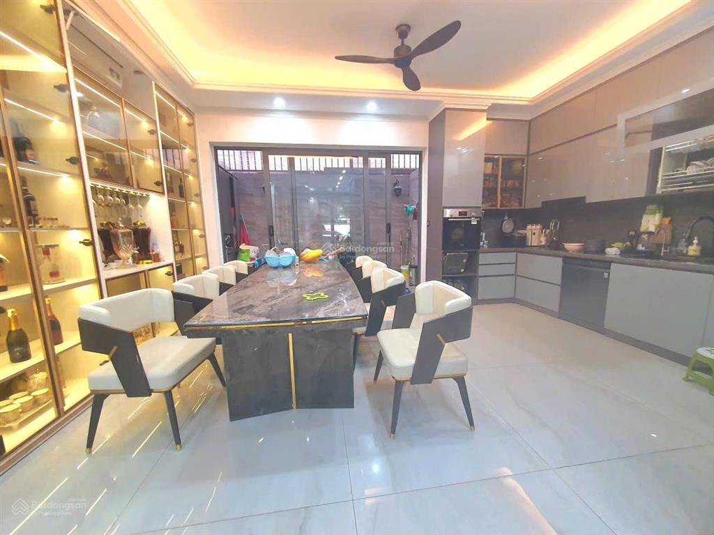 Giá tốt khu vực, biệt thự dương nội, dt 200m có hầm, thang máy, ngay công viên, nhỉnh 4x tỷ