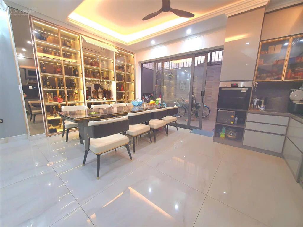 Giá tốt khu vực, biệt thự dương nội, dt 200m có hầm, thang máy, ngay công viên, nhỉnh 4x tỷ