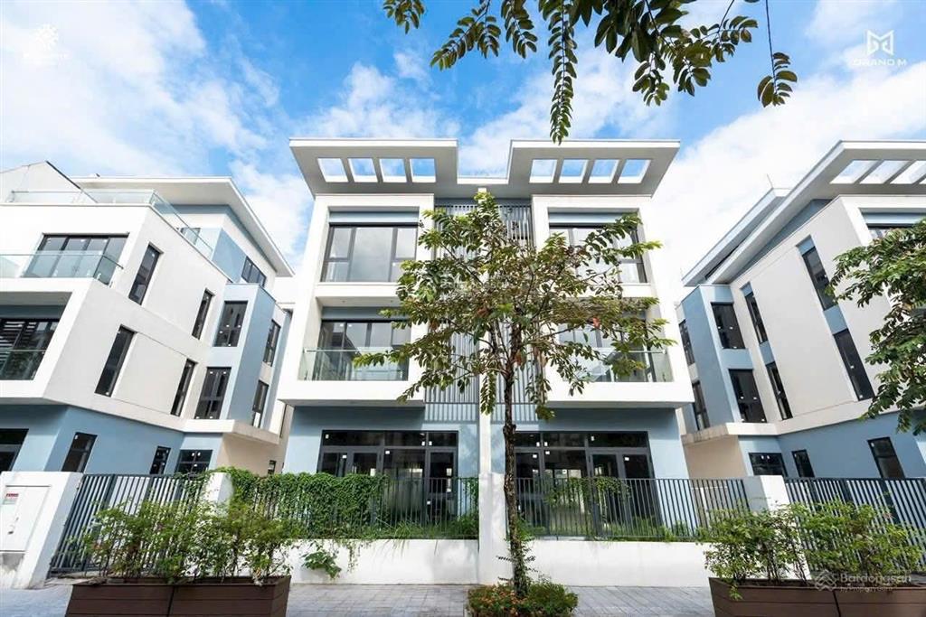 Chủ gửi bán gấp biệt thự an quý, sát đường lê quang đạo, dt 200m  4 tầng, giá chỉ nhỉnh 30 tỷ