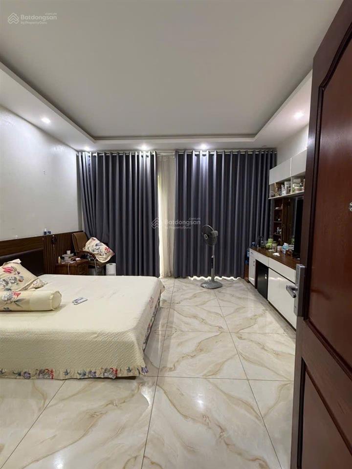 Giảm chào sâu 7 tỷ,bán gấp liền kề văn phú,dt 90m5 tầng,nhà đẹp,ô chờ thang máy,view vườn hoa.