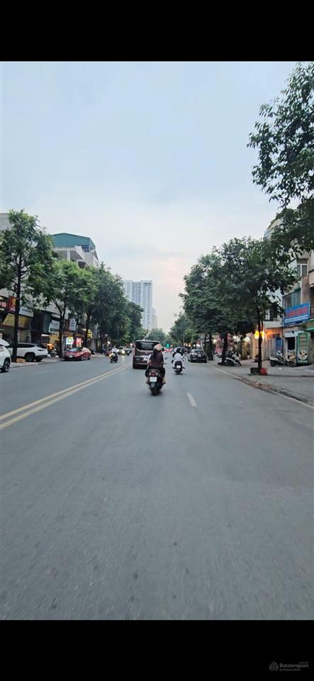 Ngộp bank 10 tỷ, bán gấp lk văn phú, dt 90m, đường 30m, kinh doanh, ngay công viên 365, nhỉnh 20 tỷ
