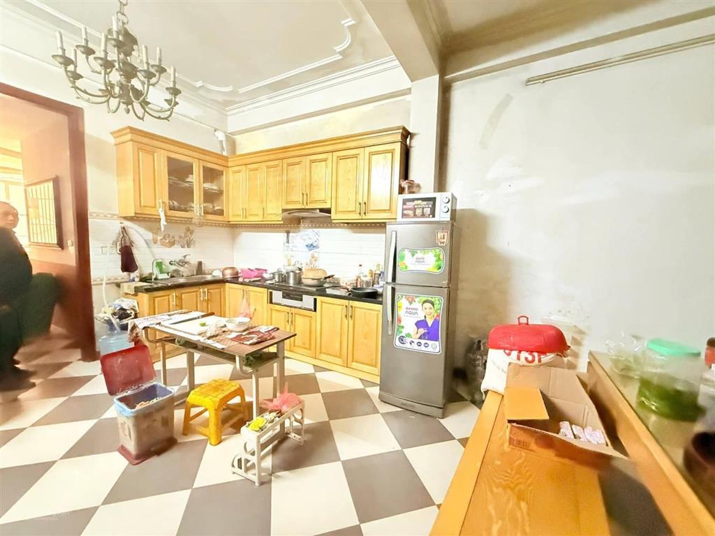 Nhà 7 tầng 86m2 giá 47,5 tỷ tại giang văn minh