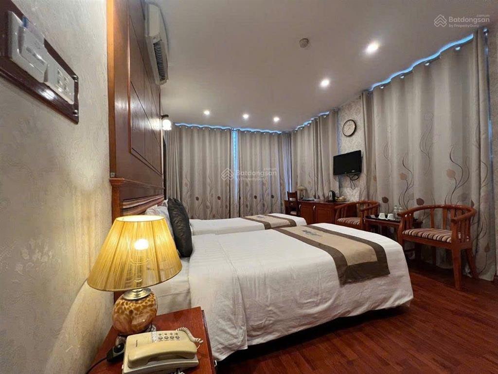 Khách sạn 15 tầng 150m2  giá 170 tỷ  mặt phố nguyễn trường tộ
