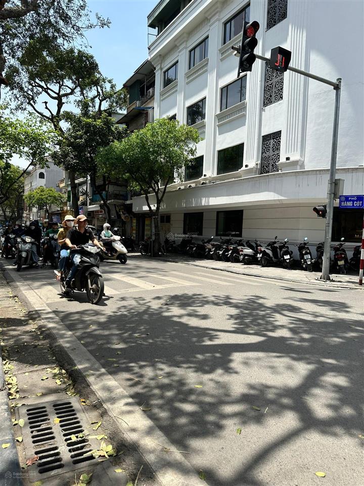 Nhà 3 tầng 155m2 giá 110 tỷ tại mặt phố hàng cót