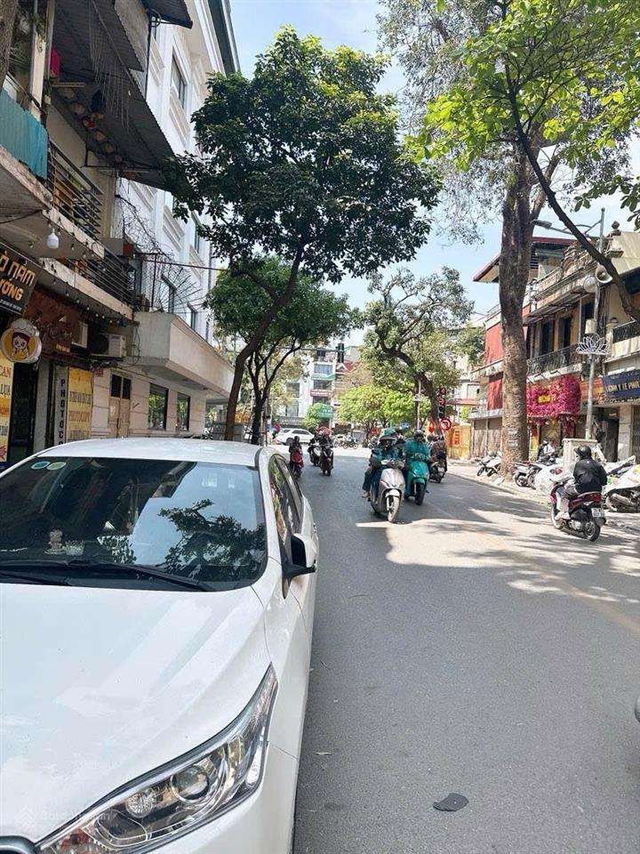 Nhà 3 tầng 155m2 giá 110 tỷ tại mặt phố hàng cót