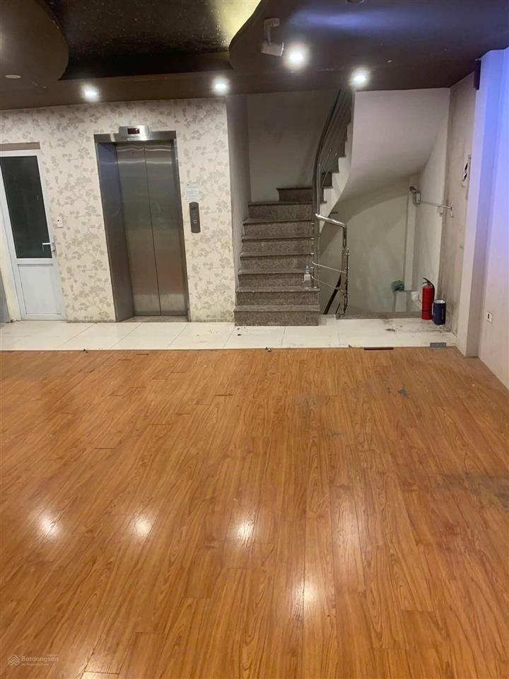 Nhà 6 tầng 165m2 giá 71,5 tỷ tại mặt phố linh lang
