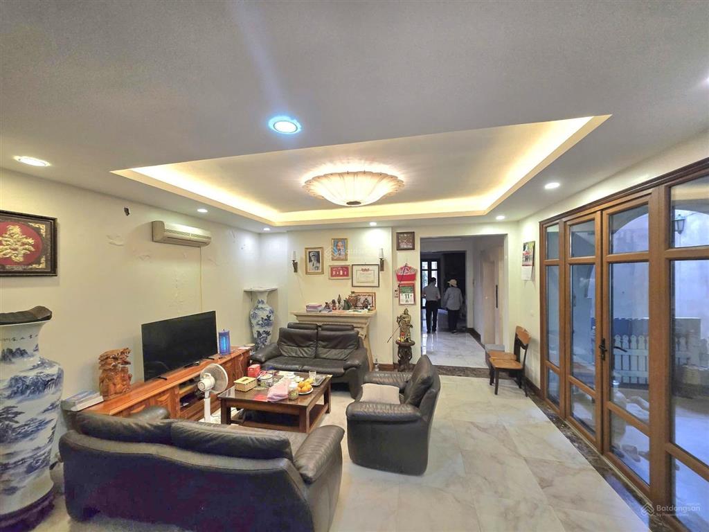 Nhà 6 tầng ô tô 65m2 giá 27 tỷ tại phạm tuấn tài
