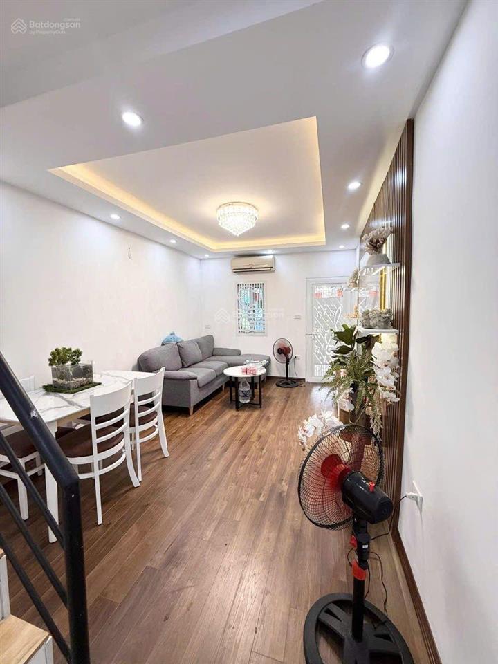Mặt phố đê la thành  bán nhà 2 tầng 85m2 giá 48 tỷ