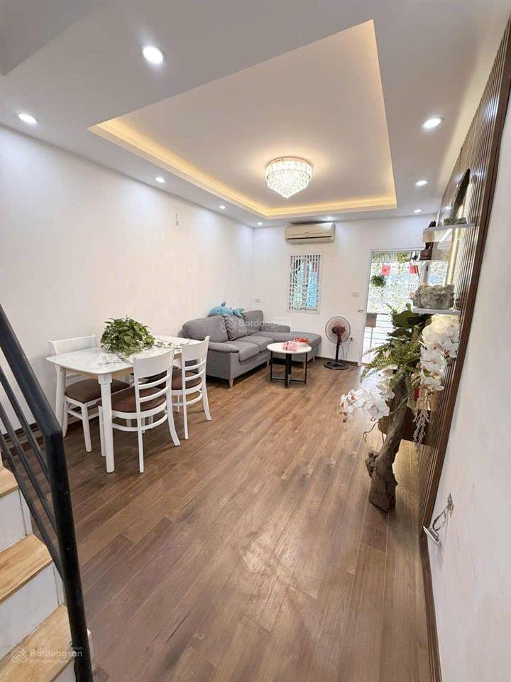 Mặt phố đê la thành  bán nhà 2 tầng 85m2 giá 48 tỷ