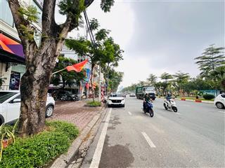 Mặt phố hoàng quốc việt  bán tòa nhà văn phòng 350m2 mặt tiền 15m giá 290 tỷ