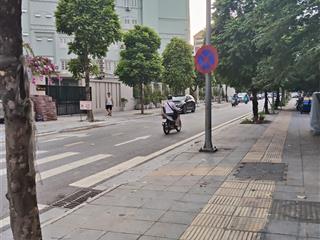 Hoàng quốc việt bán nhà vỉa hè ô tô tránh 65m2 x mt 8,5m giá 30 tỷ