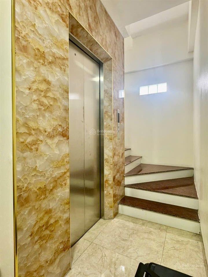 Mặt phố cổ nhuế  bán nhà 7 tầng  dt 60m2 x mt 6m giá 24 tỷ