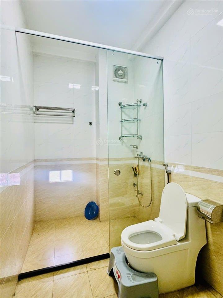 Mặt phố cổ nhuế  bán nhà 7 tầng  dt 60m2 x mt 6m giá 24 tỷ