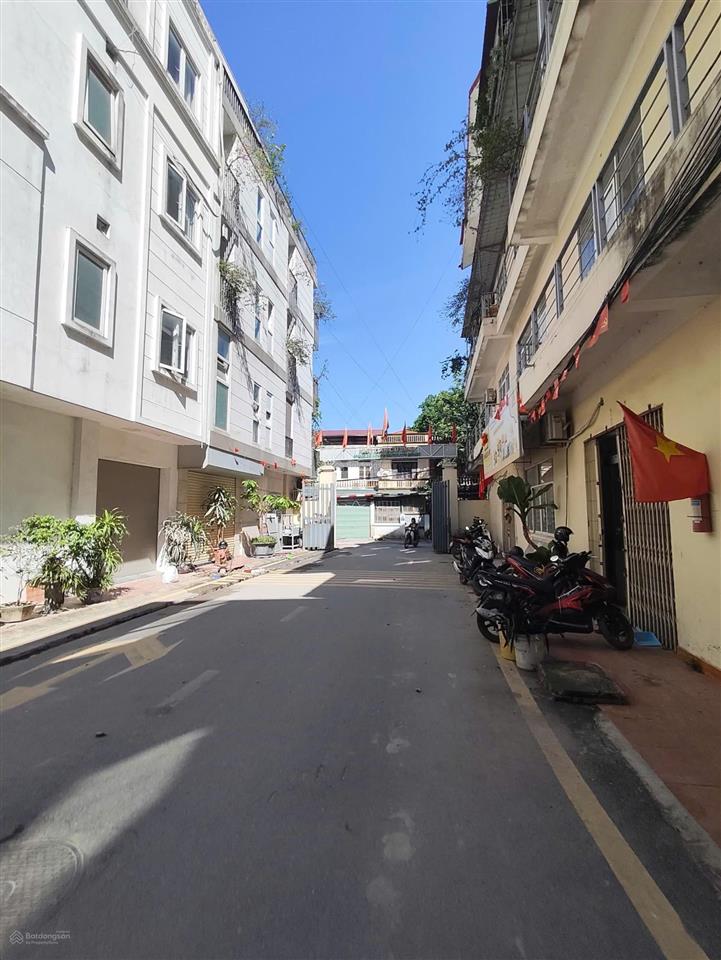 Lê văn hiến  bán nhà 6 tầng ô tô tránh 90m2 x mt 5m giá 18 tỷ