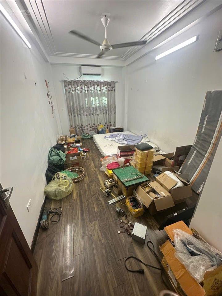 Hoàng quốc việt bán nhà 5 tầng vỉa hè ô tô tránh 40m2 giá 15 tỷ