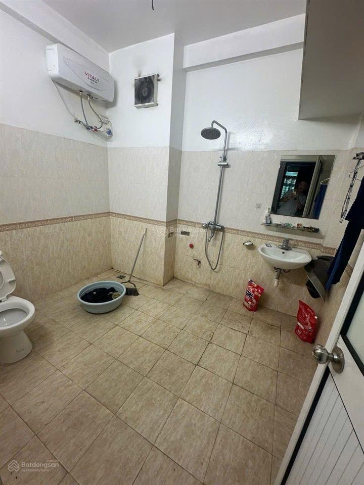 Hoàng quốc việt bán nhà 5 tầng vỉa hè ô tô tránh 40m2 giá 15 tỷ