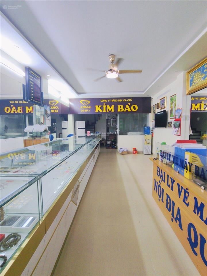 Mặt phố nghĩa tân  bán nhà 4 tầng 55m2 giá 21,5 tỷ