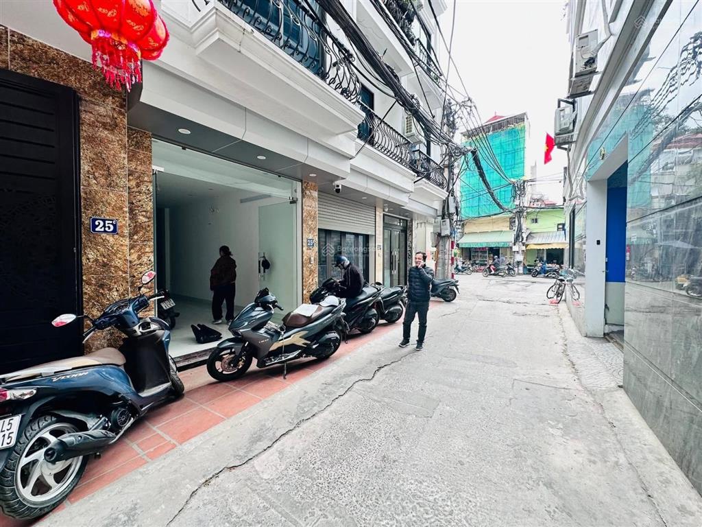 Hoàng sâm  bán nhà 5 tầng 40m2 giá 9,8 tỷ