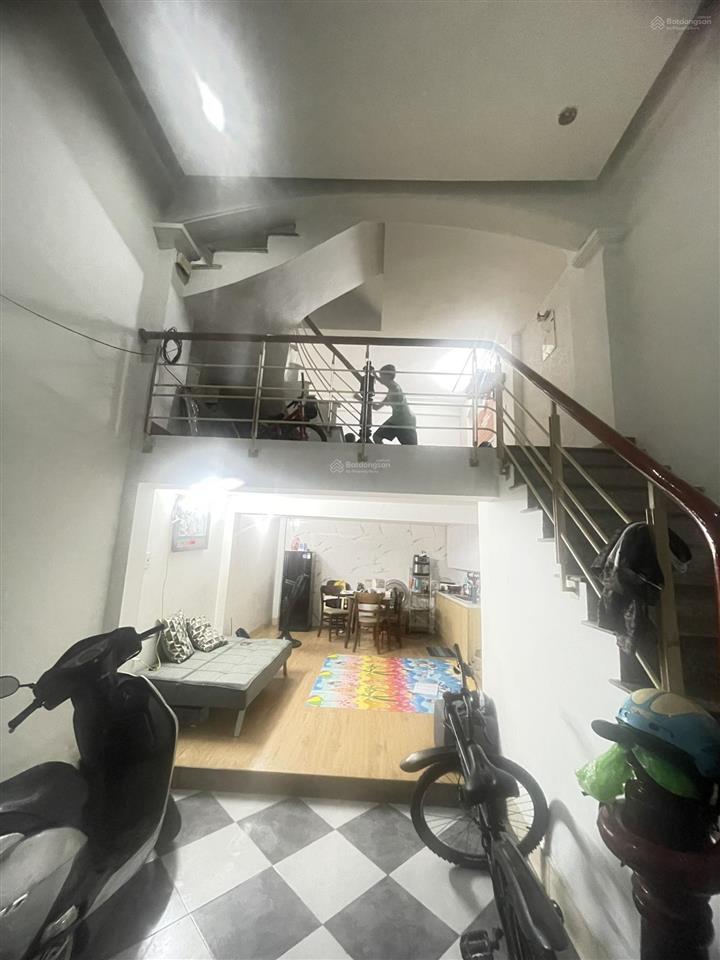 Cổ nhuế  bán nhà 4 tầng 40m2 giá 7,4 tỷ