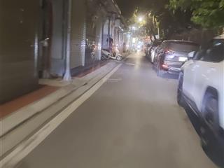Lê văn hiến  bán nhà 6 tầng ô tô tránh dt 90m2 giá 18 tỷ