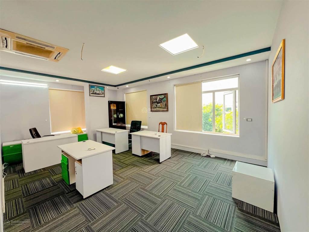Mặt phố phùng chí kiên  bán nhà 10 tầng dt 110m2 x mt 10m giá 57 tỷ
