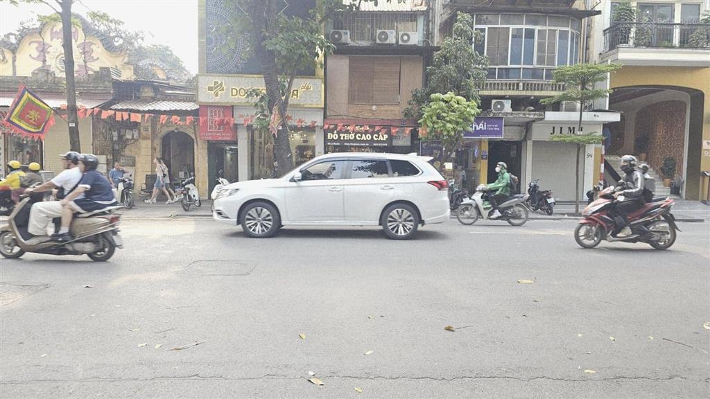 Mặt phố nam ngư  bán nhà 110m2 giá 61,5 tỷ