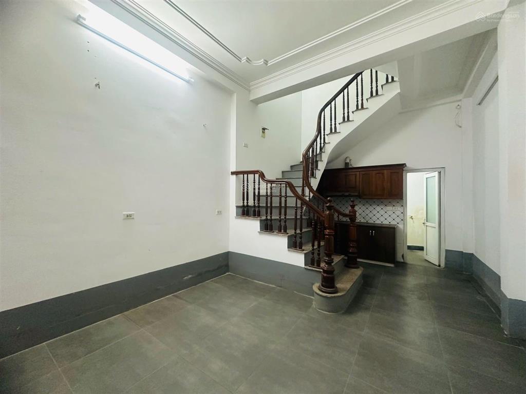Văn hội  bán nhà 5 tầng ngõ ô tô  dt 30m2 giá 5,8 tỷ