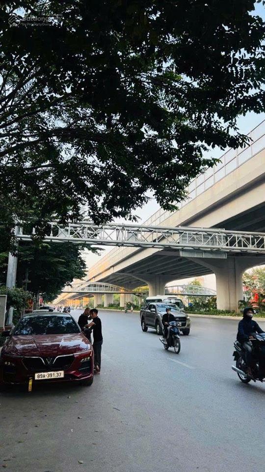 Mặt phố phạm văn đồng  bán nhà 780m2 giá 310 tỷ