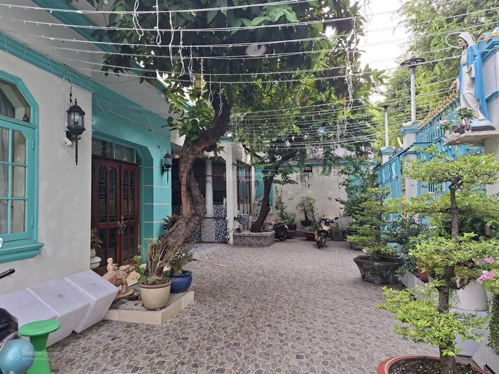 Bán nhà diện tích 800m2 đường võ văn tần phường võ thị sáu ( phường 6 quận 3)