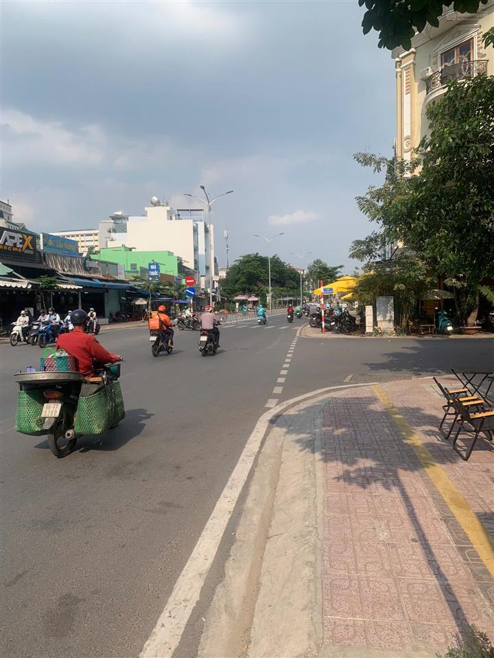 Bán nhà góc hai mặt tiền tạ quang bửu phường 4 quận 8. vị trí góc cực hiếm