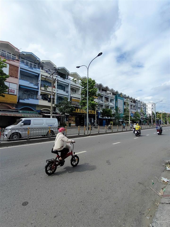 Bán nhà mặt tiền tạ quang bửu phường bình đông (phường 5 quận 8 cũ). vị trí đẹp