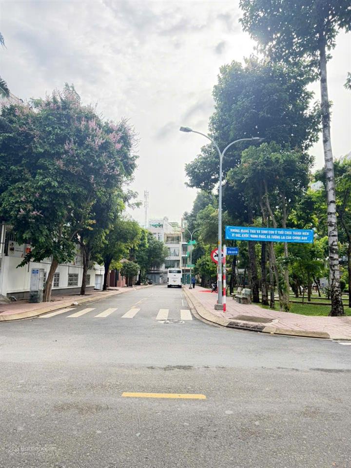 Bán đất mặt tiền dương bạch mai phường bình đông (phường 5 quận 8 cũ). diện tích 300m2 thổ cư