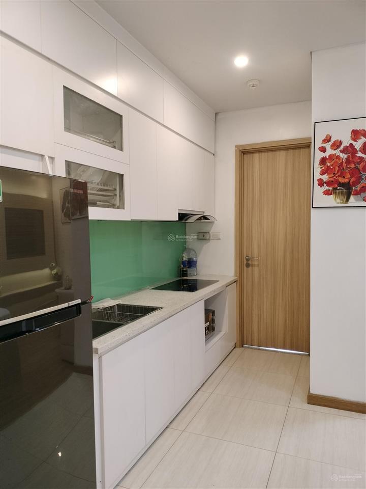 Chính chủ em cần bán căn studio, bim 30 tầng, full nội thất ,sổ đỏ giá 1.5tỷ. 0965 868 ***