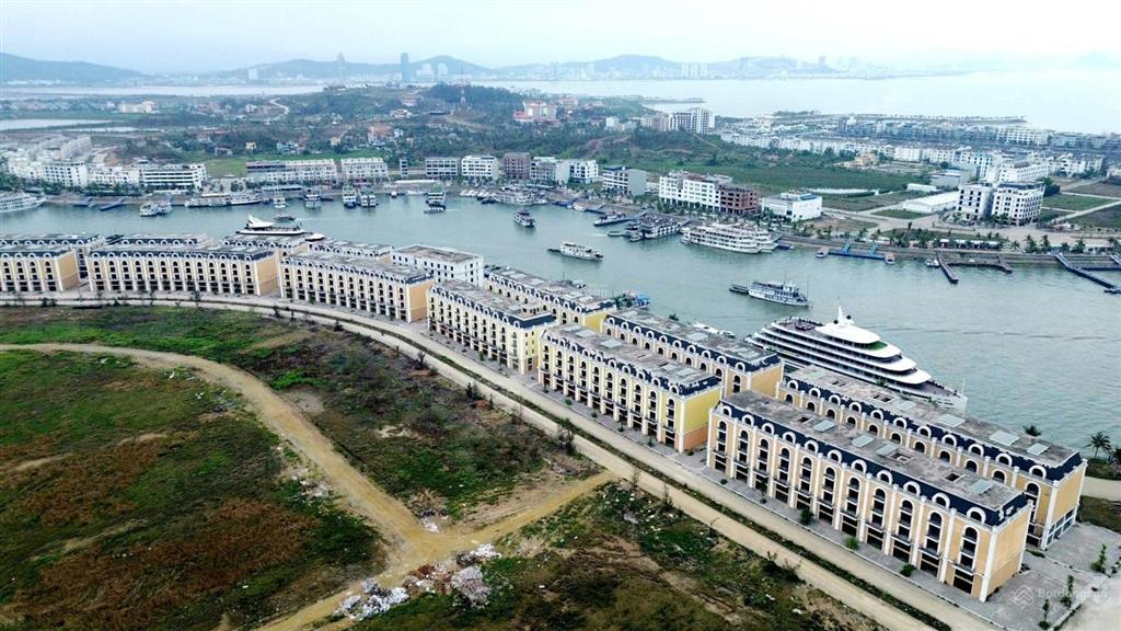 Căn cắt lỗ nền liền kề tuần châu, cảng 2, bến du thuyền, view triệu đô chỉ 5 tỷ. 0965 868 ***