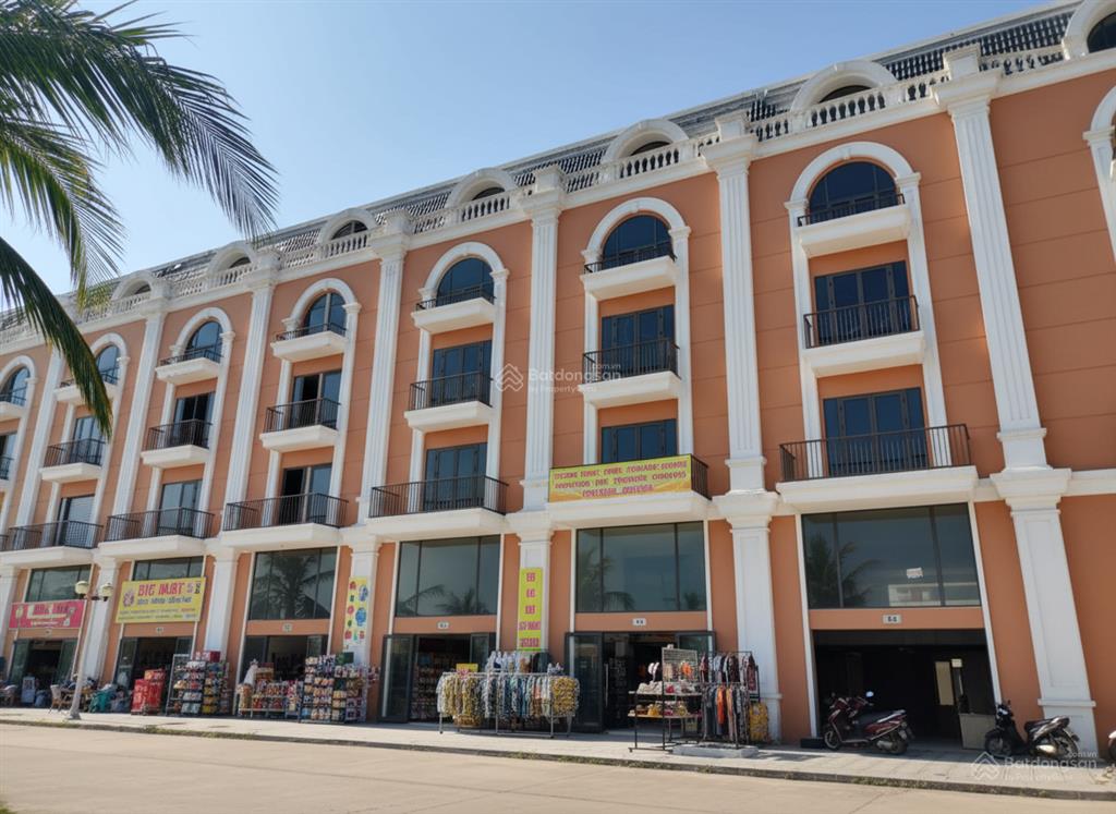 Bán gấp liền kề tuần châu marina, cảng 2 du thuyền, 108m2, sổ đỏ giá 8.x tỷ.  0965 868 ***
