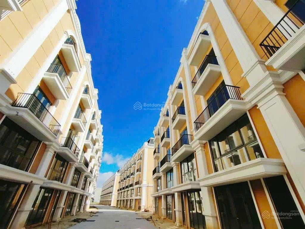 Bán liền kề khu g tuần châu  108m2 x 5 tầng  sát bến du thuyền  giá đầu tư 5,3 tỷ