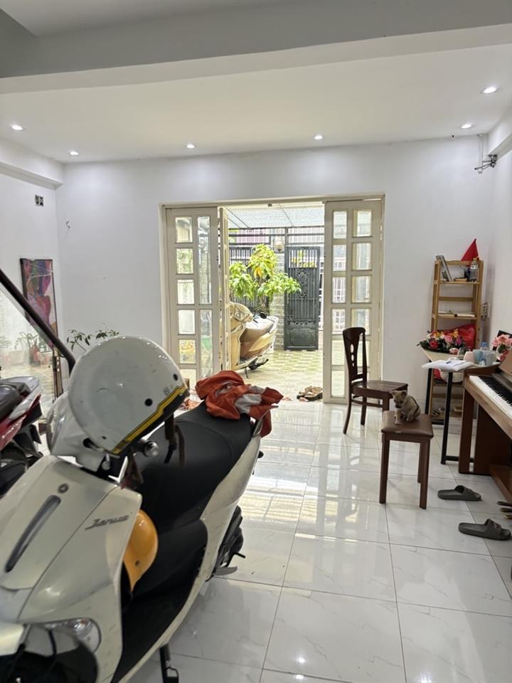 [L2492*] Mặt tiền 150m2 Sát Phạm Văn Đồng, Chỉ 11.x Tỷ