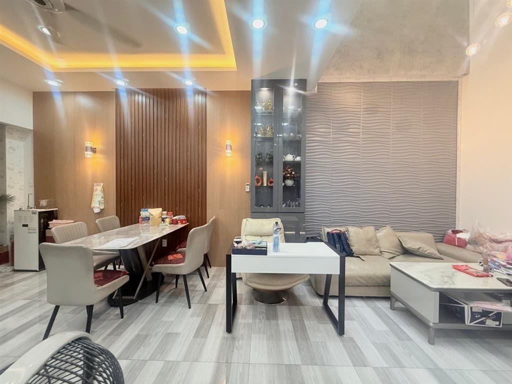 [O2778] MT Nguyễn Du gần Chợ Gò Vấp kinh doanh tốt 19.x tỷ