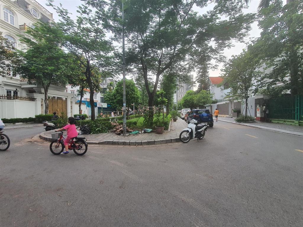 Vị trí kinh doanh !! biệt thự đơn lập yên hòa