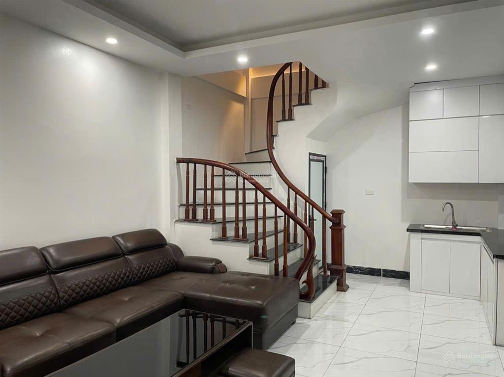 Bán nhà mới 5t 3pn dtsd 150m2, hoa thám ngay sát kđt gleximco, nội thất đầy đủ, giá nhỉnh 5 tỷ ctl