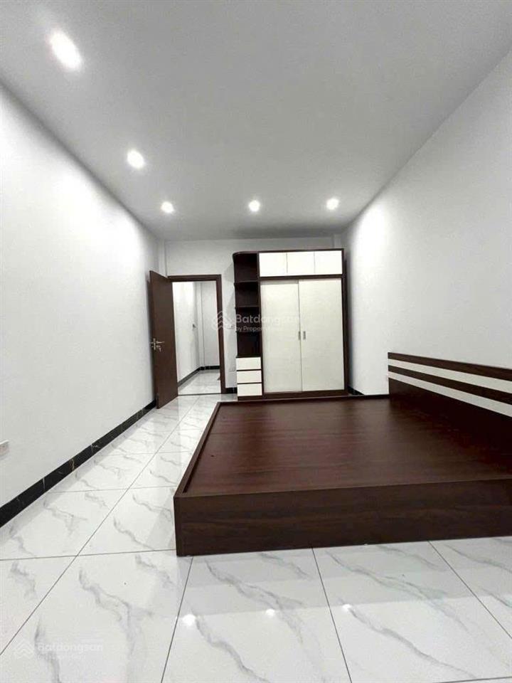 Bán nhà mới 5t 3pn dtsd 150m2, sau kđt gleximco d lê trọng tấn, nội thất đầy đủ. giá 4.9 tỷ ctl
