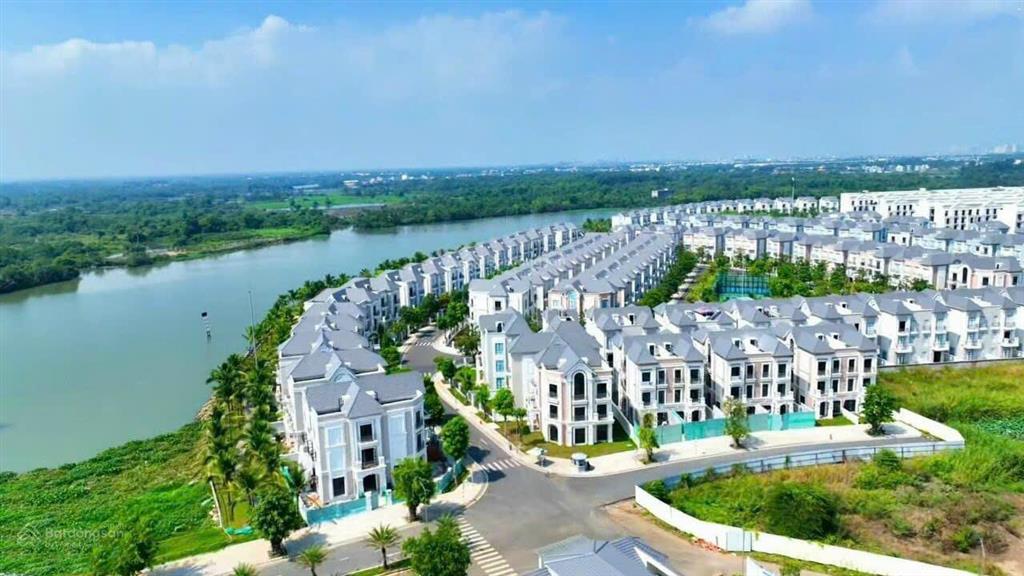 Bán biệt thự 200m2 khu compound an ninh nhất vinhomes grand park, giá tốt, gần sông